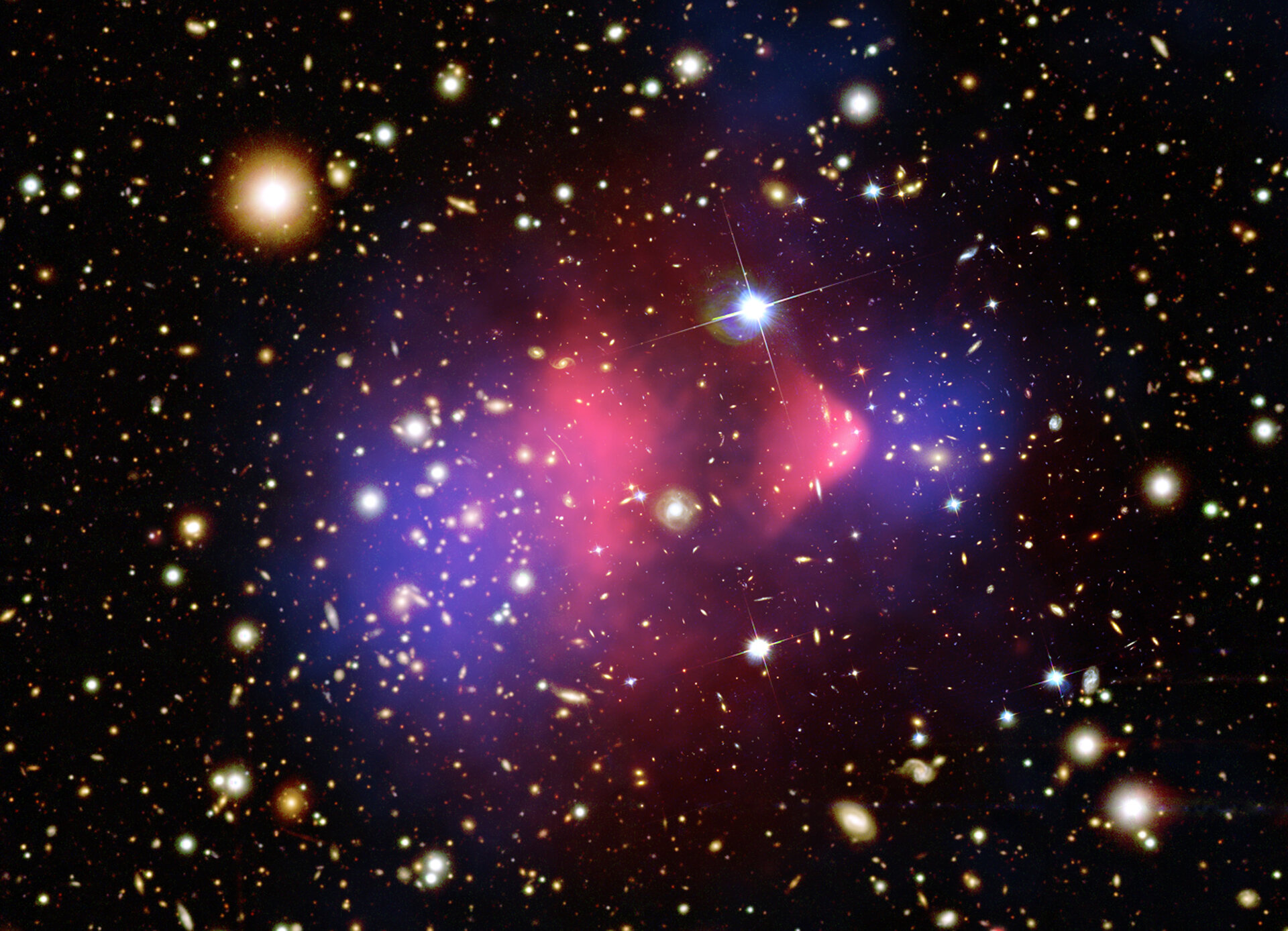 Un modelo del Bullet Cluster pone a prueba la existencia de la materia oscura; investigador del IA-UNAM realiza el primer modelo detallado de este cúmulo de galaxias, bajo gravedad modificada