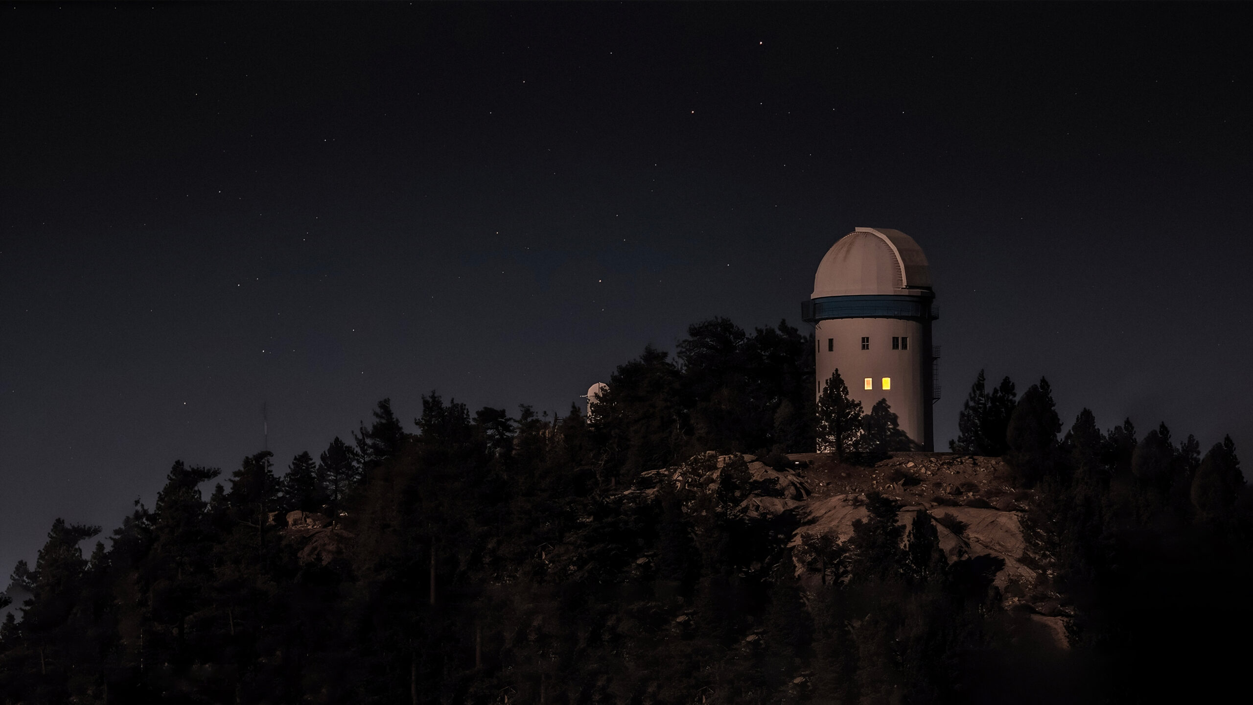 Observatorio Astronómico Nacional de la sierra san pedro mártir de noche